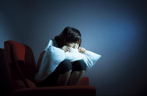 "예민한 성격 그냥 넘기마세요" 정신과 전문의가 알려주는 절대 무시하면 안된다는 조현병 초기증상 6가지