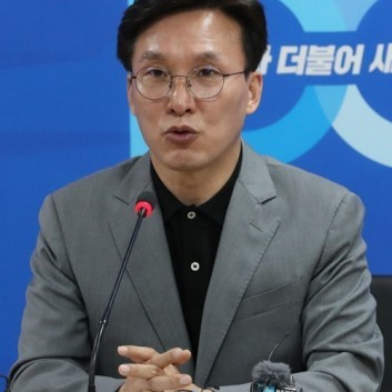 김민석 의원 사진