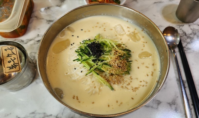 시원멸치국수