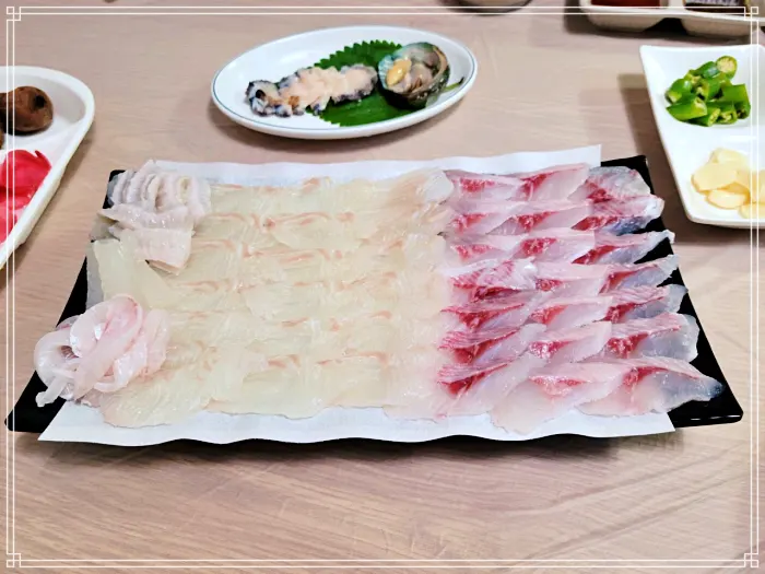  6월 1일 6시 내고향 울산 신정시장 초장값 5천원, 가자미, 농어, 유황회 전국 택배 주문 유황 자연산 모듬회, 광어, 밀치, 우럭 2023 울산공업축제 맛집 위치