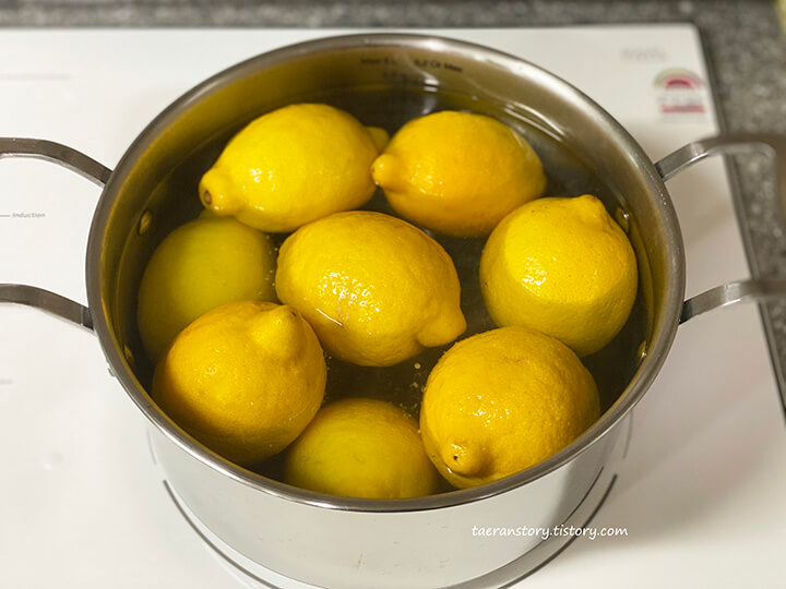 레몬-세척-끓는물