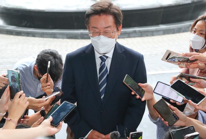  "이재명 전대 출마 반대" 성토장 된 민주당 워크숍