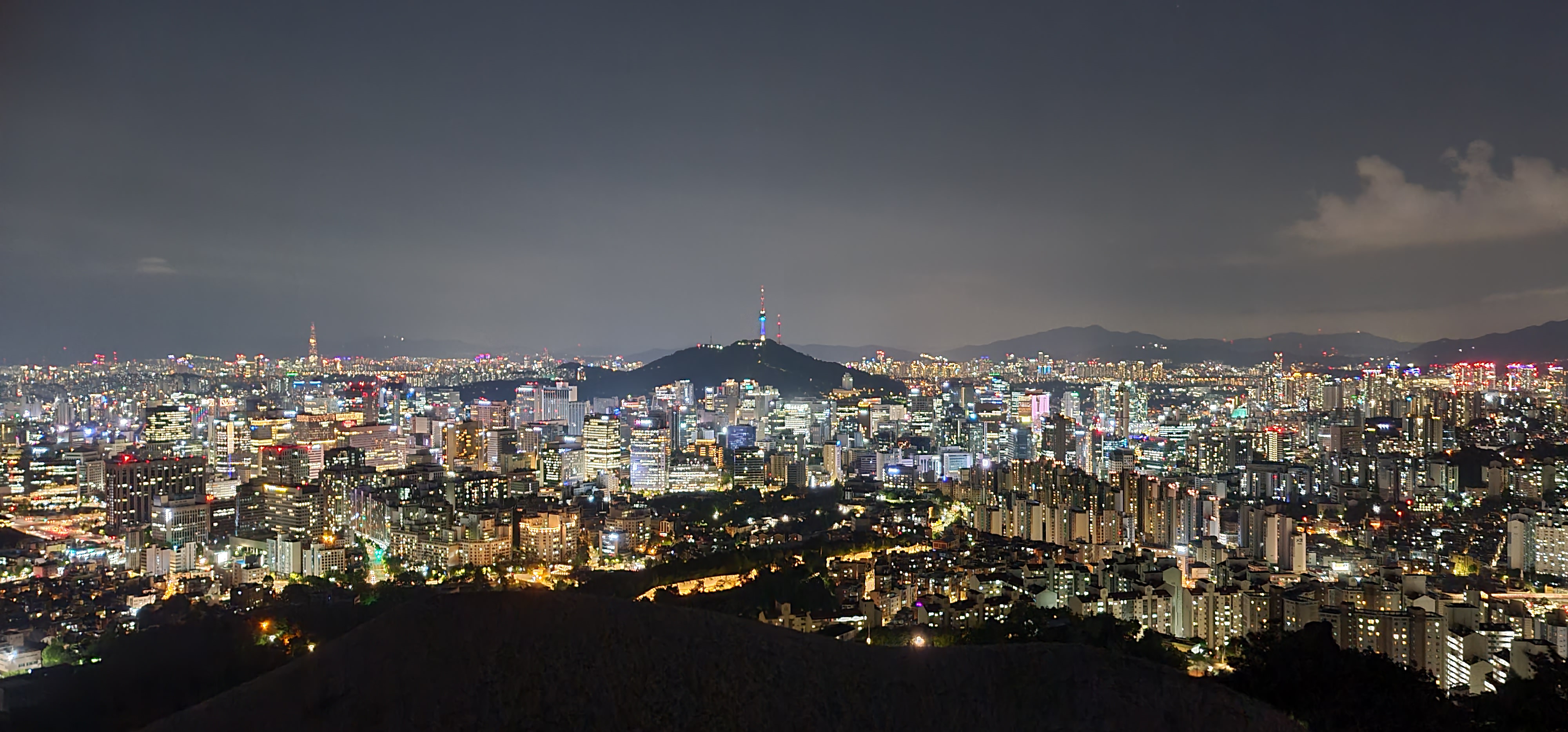 멋진-서울-야경이-보인다