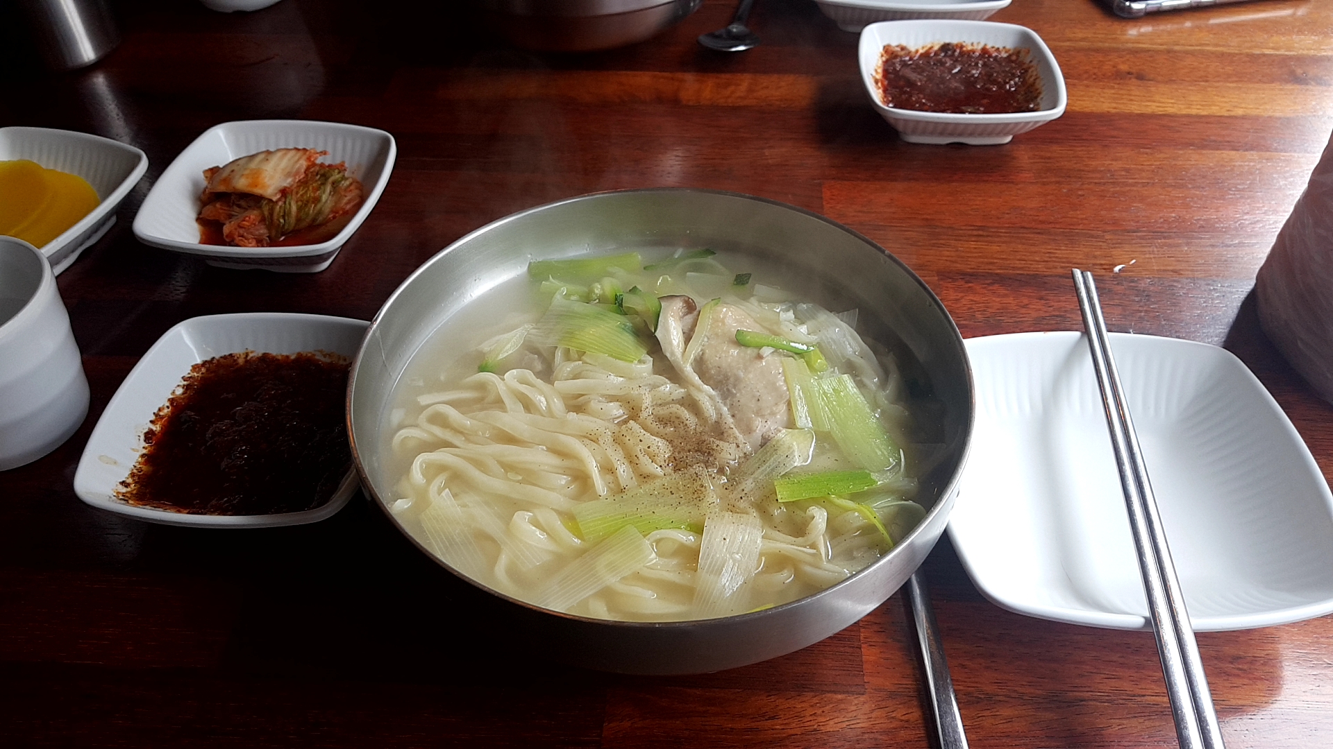  강남역맛집 백종원 성성식당, 줄서서 먹는 닭다리칼국수 6.5
