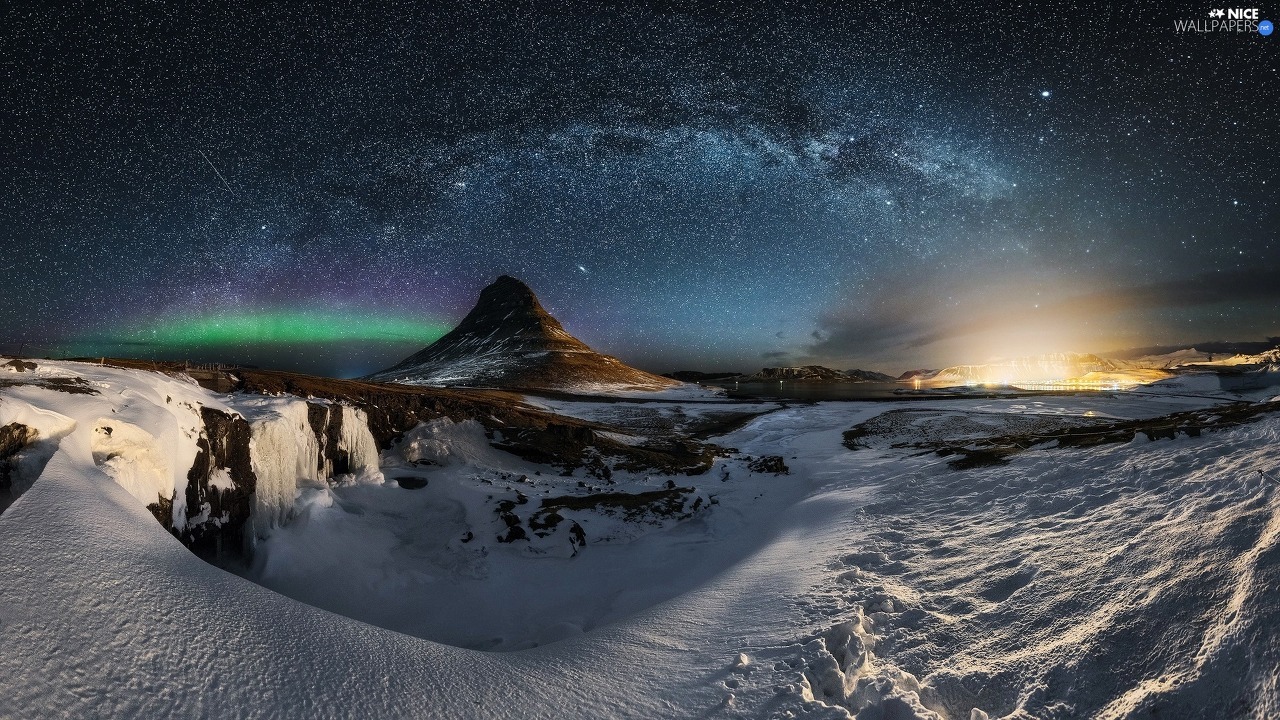 아이슬란드 키르큐펠(Kirkjufell) 은하수 사진