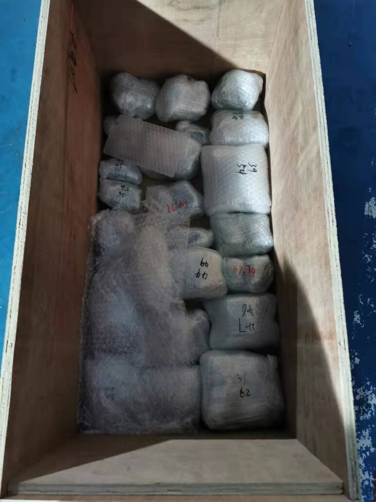  lifter, Eject core,insert core, slide core manufactured in China.(중국에서 제작한 금형부품)