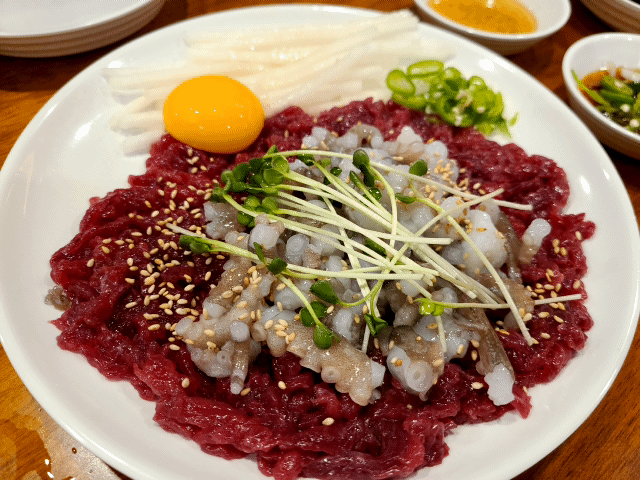  종로 5가 광장시장 맛집 : 육회자매집, 빈대떡, 닭발