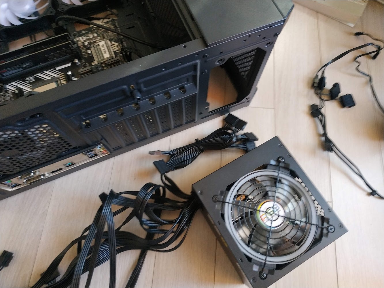 먼저 파워를 설치.