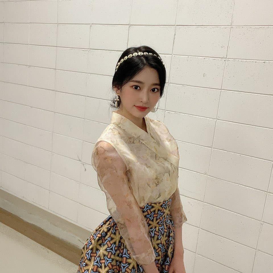  아이즈원 민주 인스타그램 새해 한복 사진