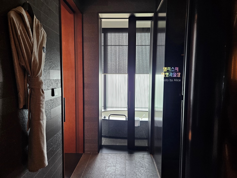 아난티 앳 부산 코브 (구&#44; 기장 힐튼 호텔) 이그제큐티브룸 솔직후기