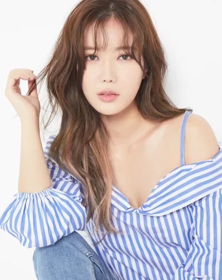  너무 예뻐 성형 의심까지 받은 배우 임수향, 그녀의 새로운 도전(차은우, 성훈, 드라마, 옷, 가방)
