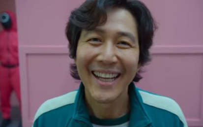  오징어 게임으로 세계적인 배우가 된 이정재의 일생에 대해서 알아보자.