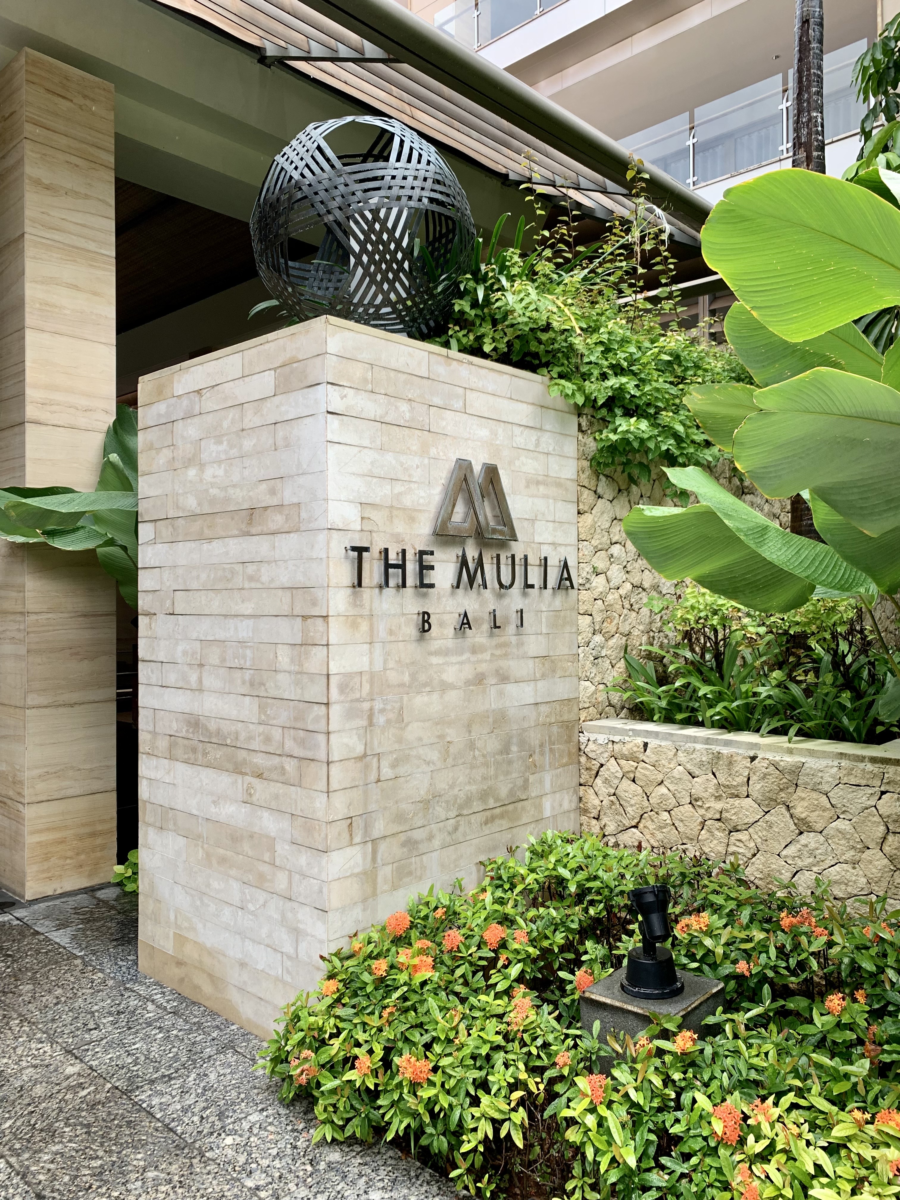 The Mulia 입구