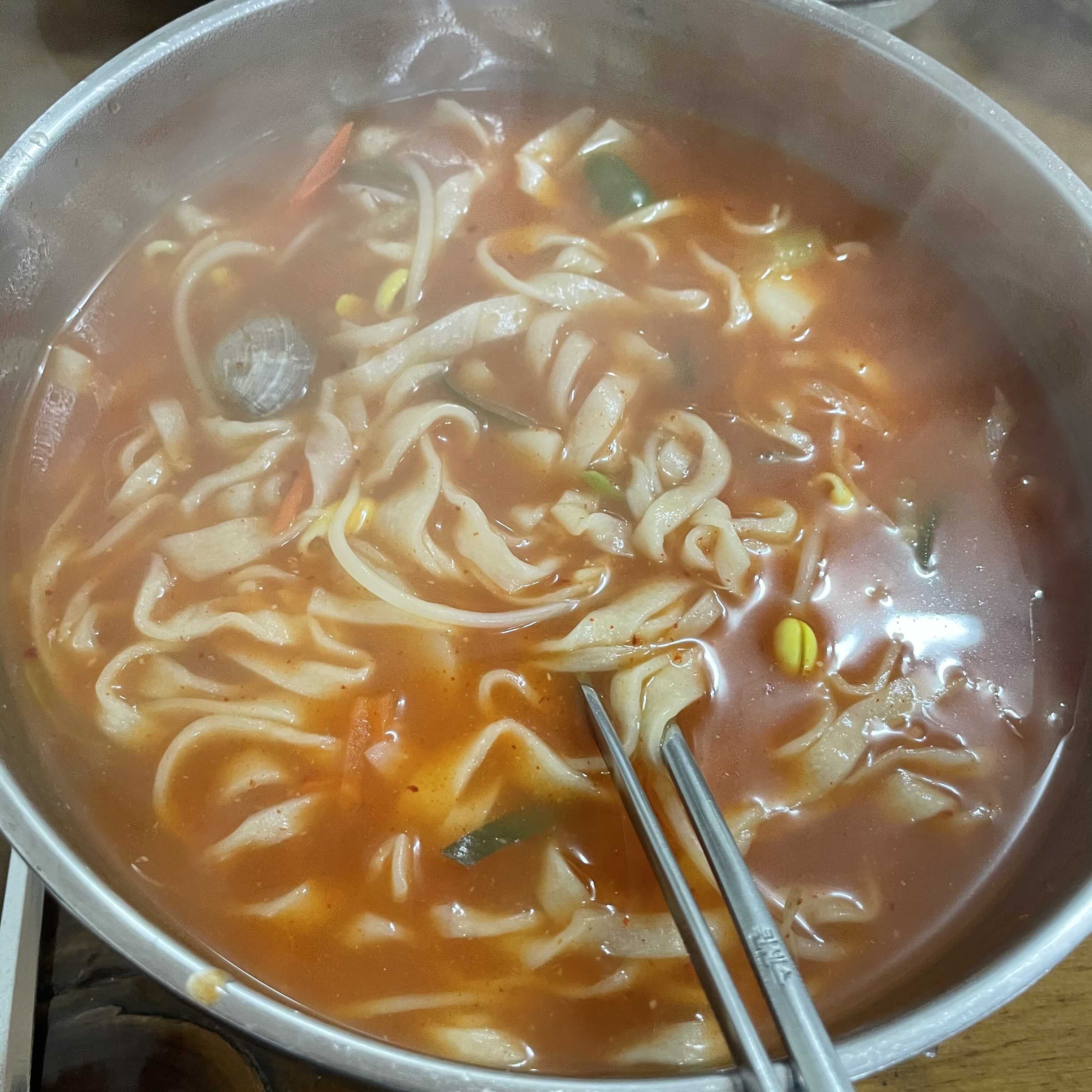  얼큰칼국수로 속풀이 했어요