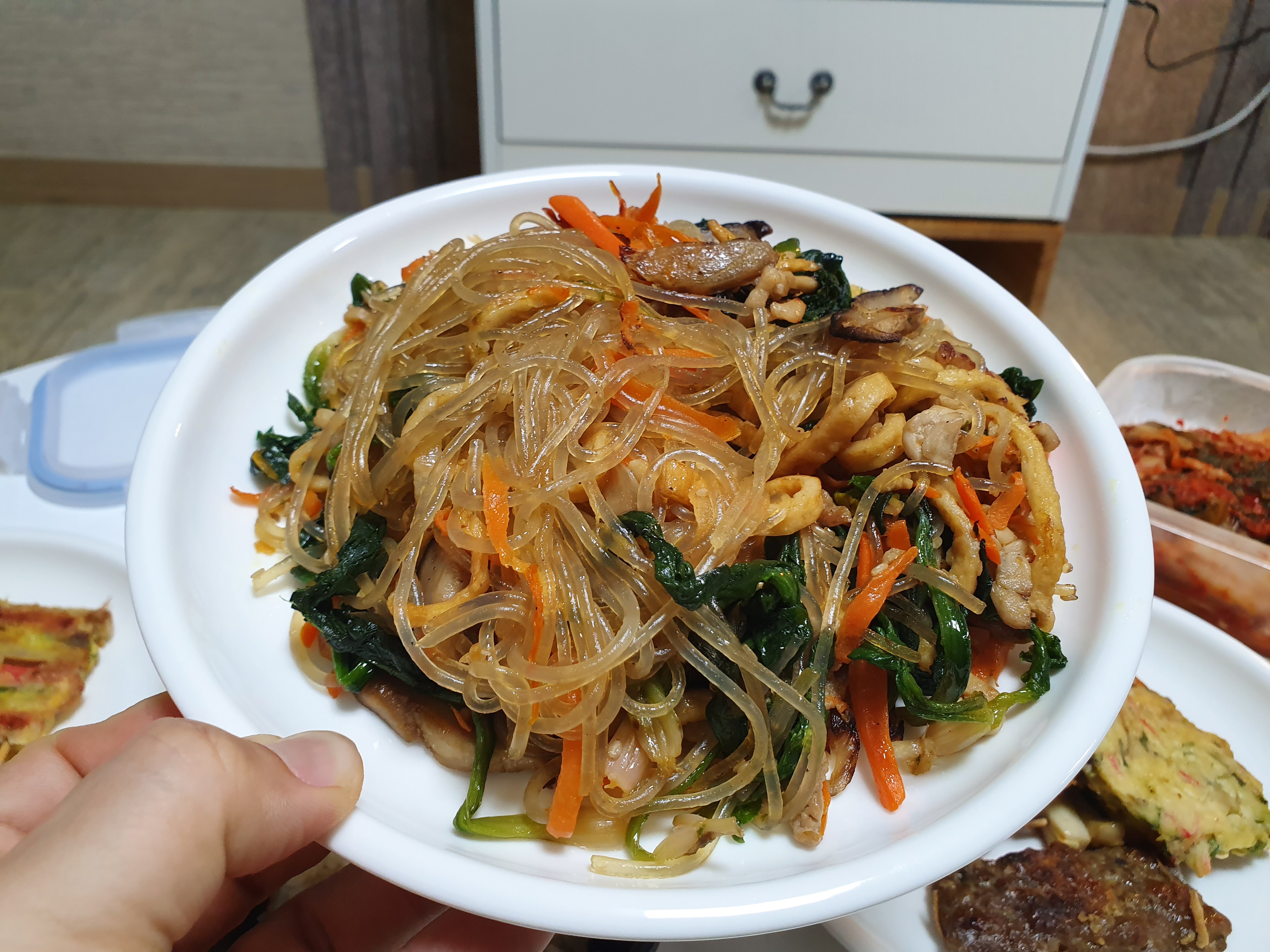  식은 잡채 데우기와 식은 전(찌짐)을 에어프라이어에 돌려보자!