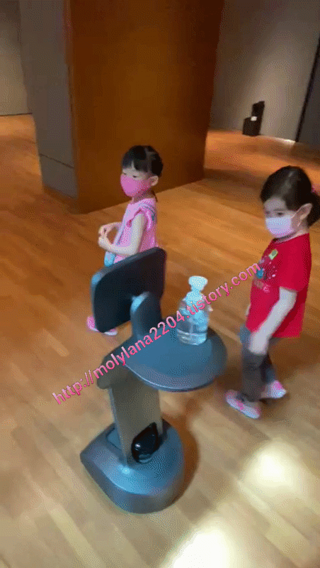 싱가포르 국립미술관, National Gallery 공짜 관람 꿀팁을 소개합니다. (feat. 안내 로보트 Temi와 그게 마냥 신기한 만4세 꼬맹이들)