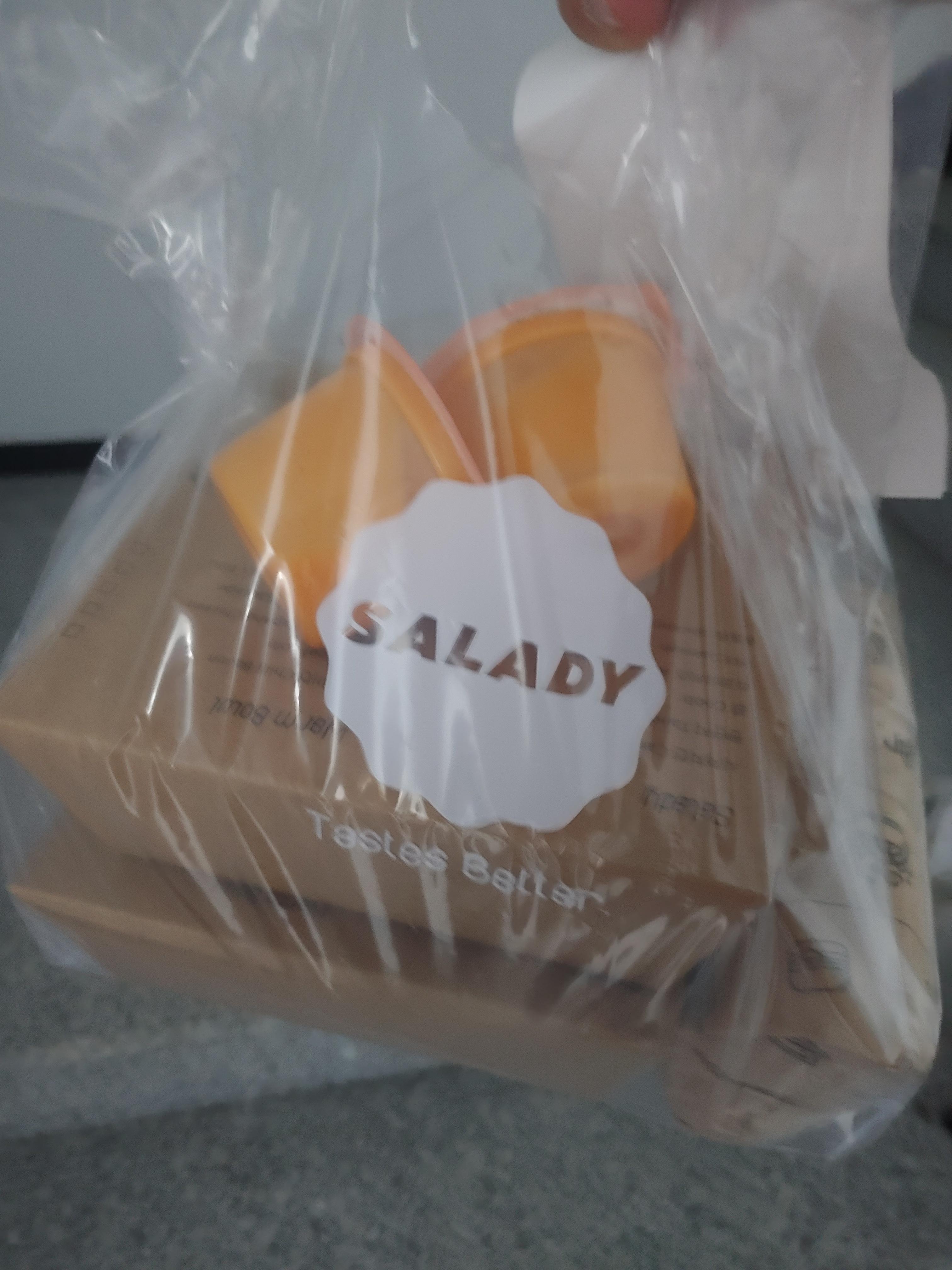  한끼 샐러드 샐러디의 칠리베이컨 웜볼 리뷰