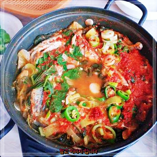  식객 허영만 백반기행 멸치찌개 부산 기장 해동횟집 맛집 천종호 호통 판사 편 대변항 멸치쌈밥 전문점 멸치튀김 멸치회 위치