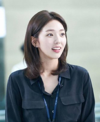  능력 하나도 없이 어리고 예쁜 여자.jpg