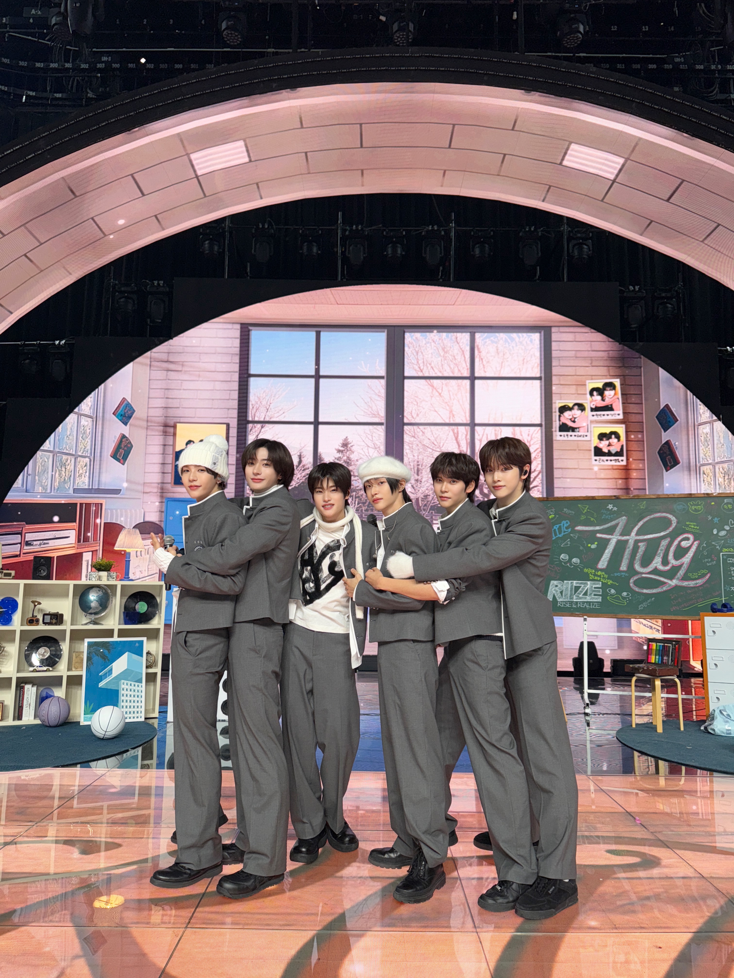 20250117엠카허그트위터공계가족사진