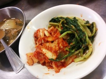 8000원 보리밥 칼국수 냉면 1+2식당