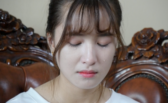 "악랄한 시집살이 시켜 결국 내쫓은 시어머니"는 어느 날 재혼을 해서 가족들과 밥을 먹는 자리에서 깽판을 쳤고 두 시어머니는 머리채를 잡고 싸우고 난리가 나서 경찰서까지 가게 됩니다.
