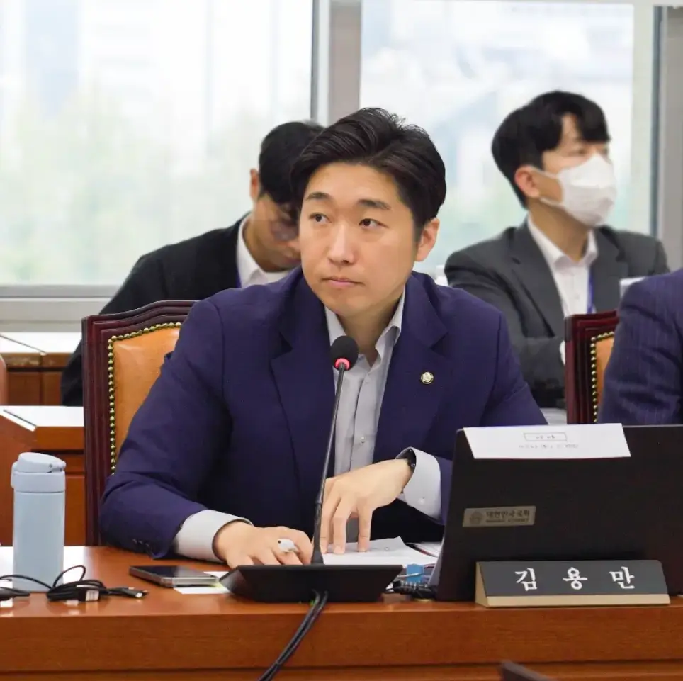 김용만