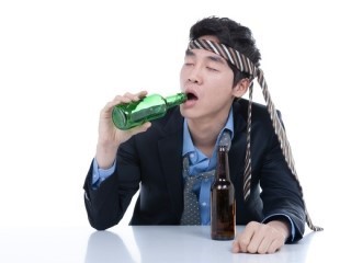  숙취 두통 원인과 해소 방법과 나라별 숙취 해소 음식추천