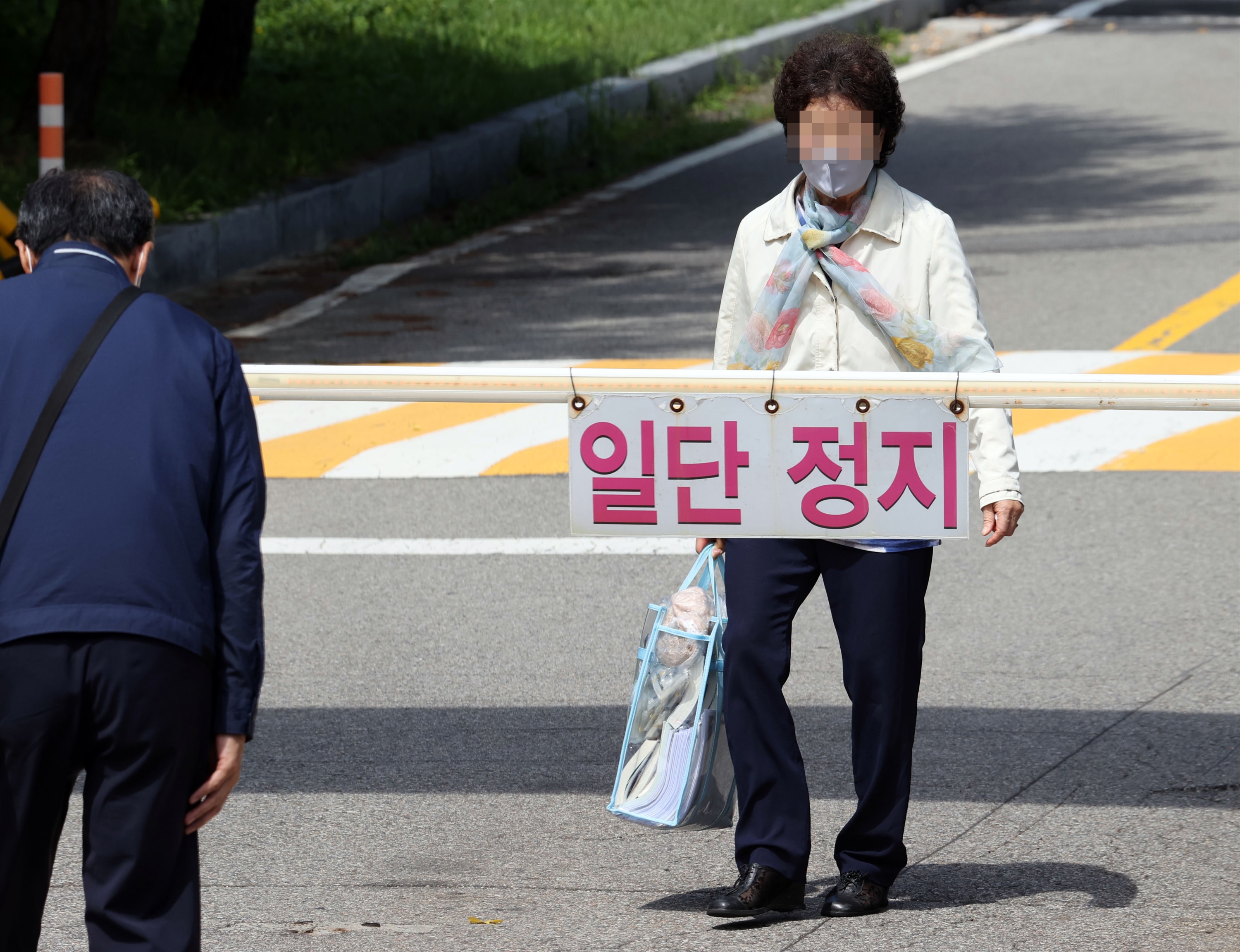 윤석열 대통령 장모 최은순 항소심서 법정구속 후 난동, 그리고 윤석열 대통령의 거짓말 윤석열 대통령 장모 최은순 항소심서 법정구속 후 난동, 그리고 윤석열 대통령의 거짓말