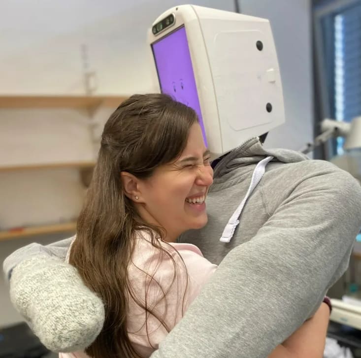  로봇과 완벽하게 포옹하는 법 VIDEO: How to build a humanoid that gives perfect hugs