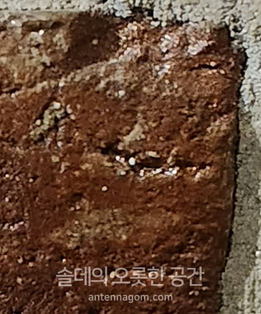 (좌) 갤럭시폴드4 5천만 화소 확대샷