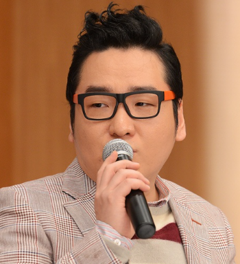 윤일상 작곡가