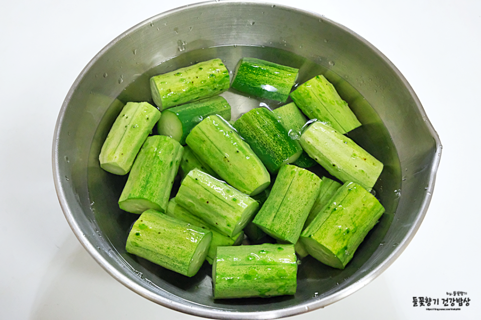 오이 김치 담그는 법 아삭아삭한 부추 오이 김치 담그는 법 28