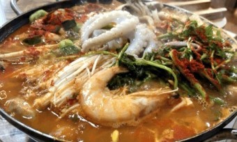 능이동태전골 동태내장전골