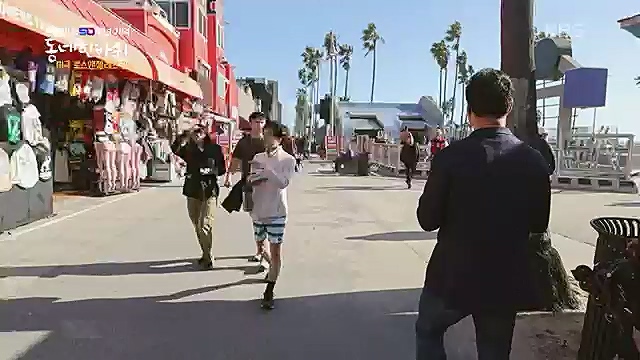 [213회] 동네 한 바퀴 - KBS꿈에도 그렸다, 우리 동네 - 미국 LA 2부] 잠시 머물다가는 이들을 손주처럼 여기며 푸근한 정으로 맞아주는 부부의 민박집에서 이튿날 여정을 시작한다.ts_20230326_181307.603.jpg