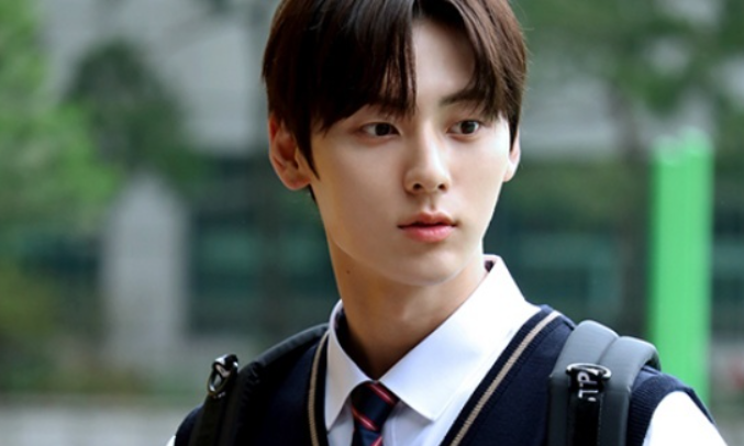 황민현 재계약