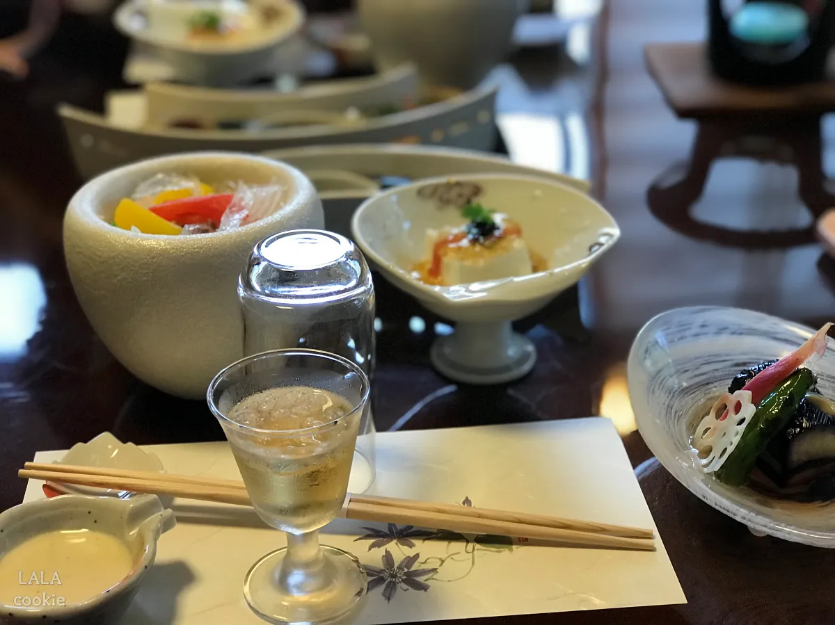 후쿠오카-유후인-료칸-추천-야마다야-가이세키-전채요리와-식전주