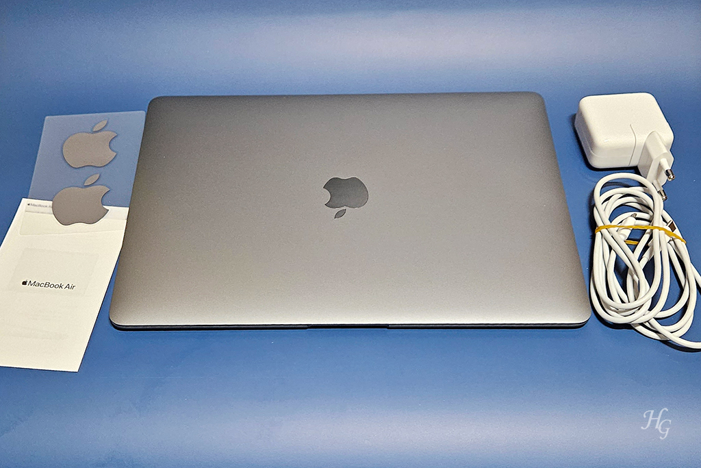 맥북에어 m1 MacBook Air m1 본품과 구성품 애플 스티커&#44; 설명서&#44; 충전기&#44; 충전선