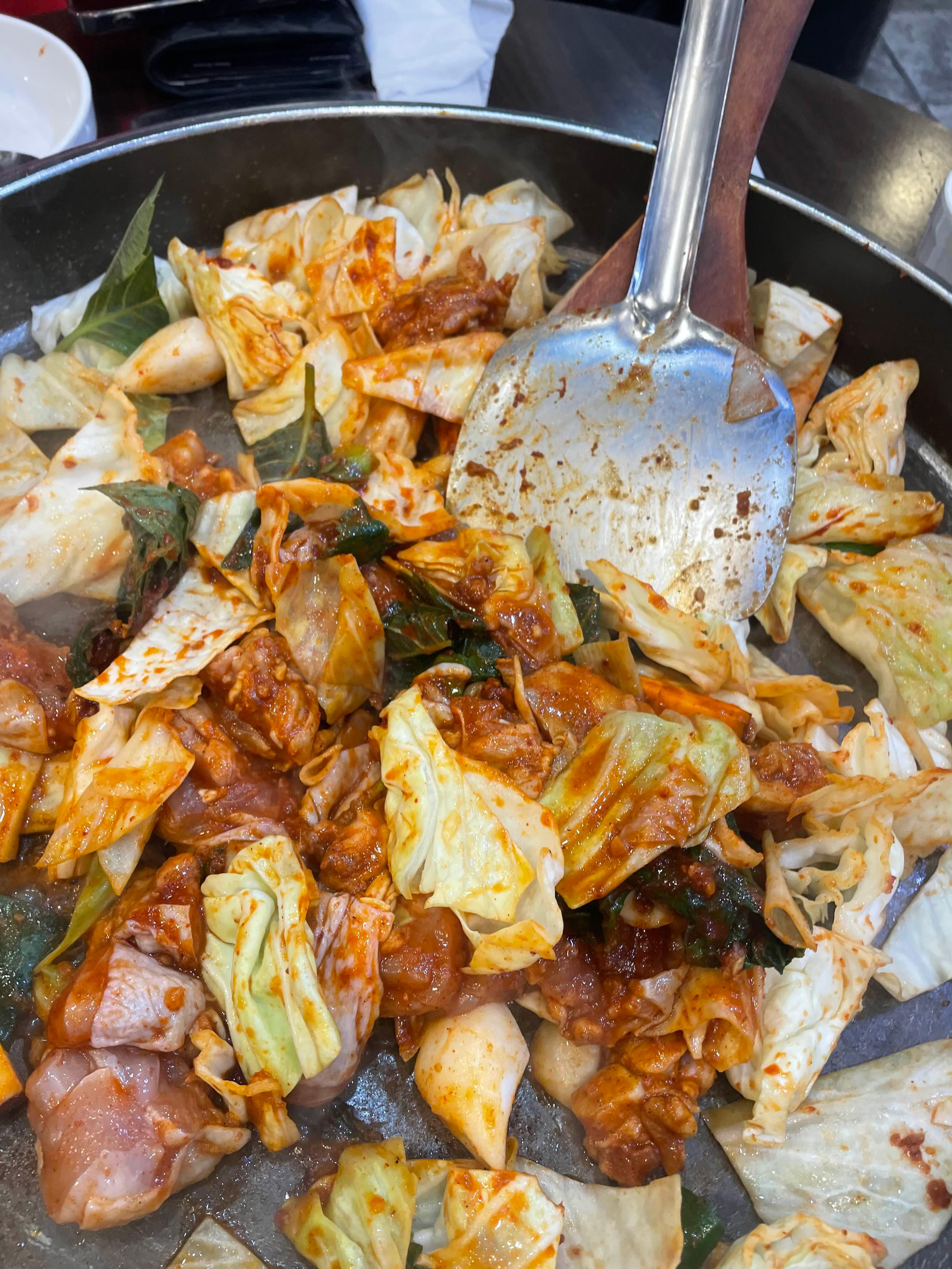 Myeongpumcheolpandakgalbidangdongjeom (명품철판닭갈비당동점) 3