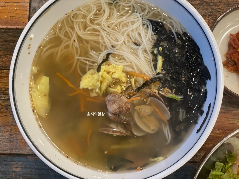 봉담 맛집 융건릉 비빔국수 - 시원한 바지락 국수