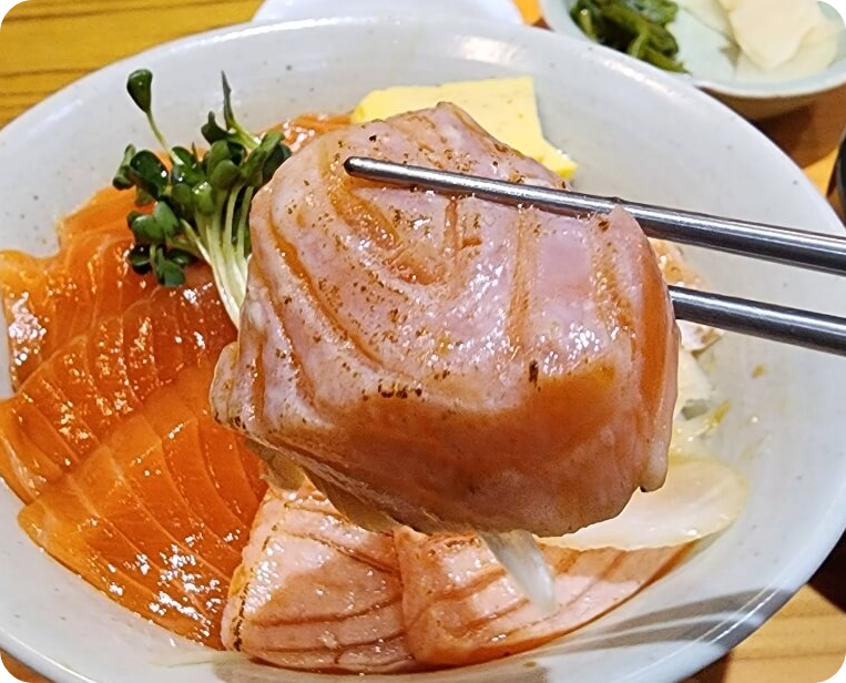 우미식당 연어덮밥 구운연어