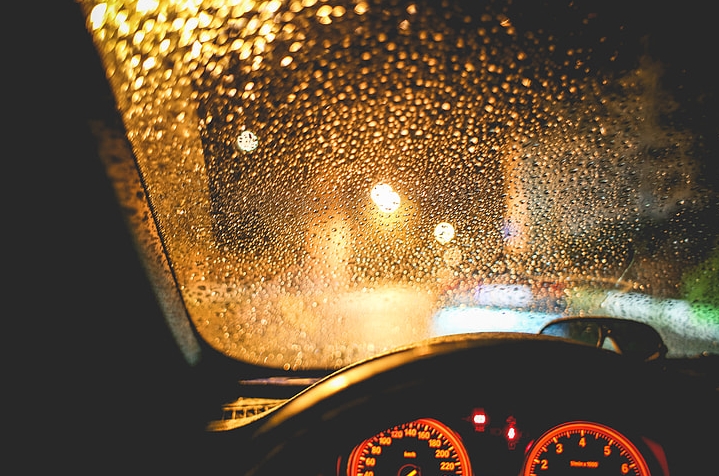 비오는 날 차량 관리: 차량을 안전하고 건강하게 유지하기 위한 필수 팁