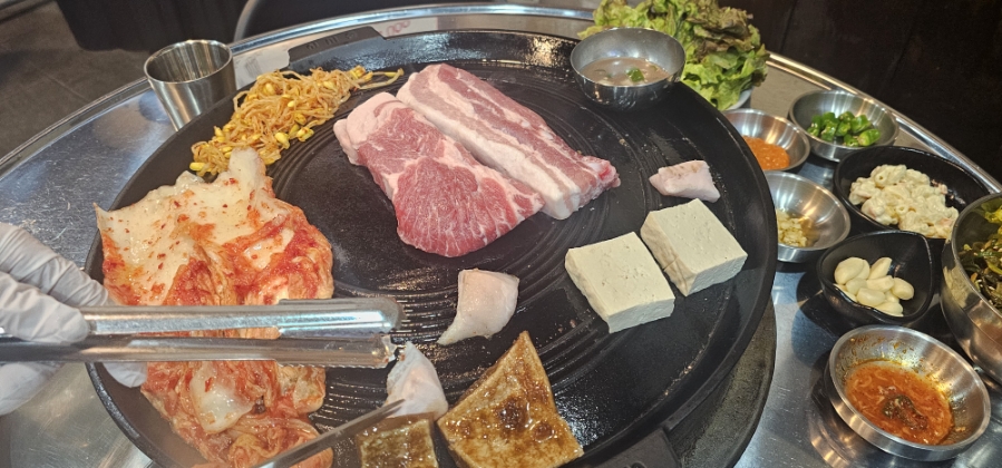 무쇠삼겹살 이미지
