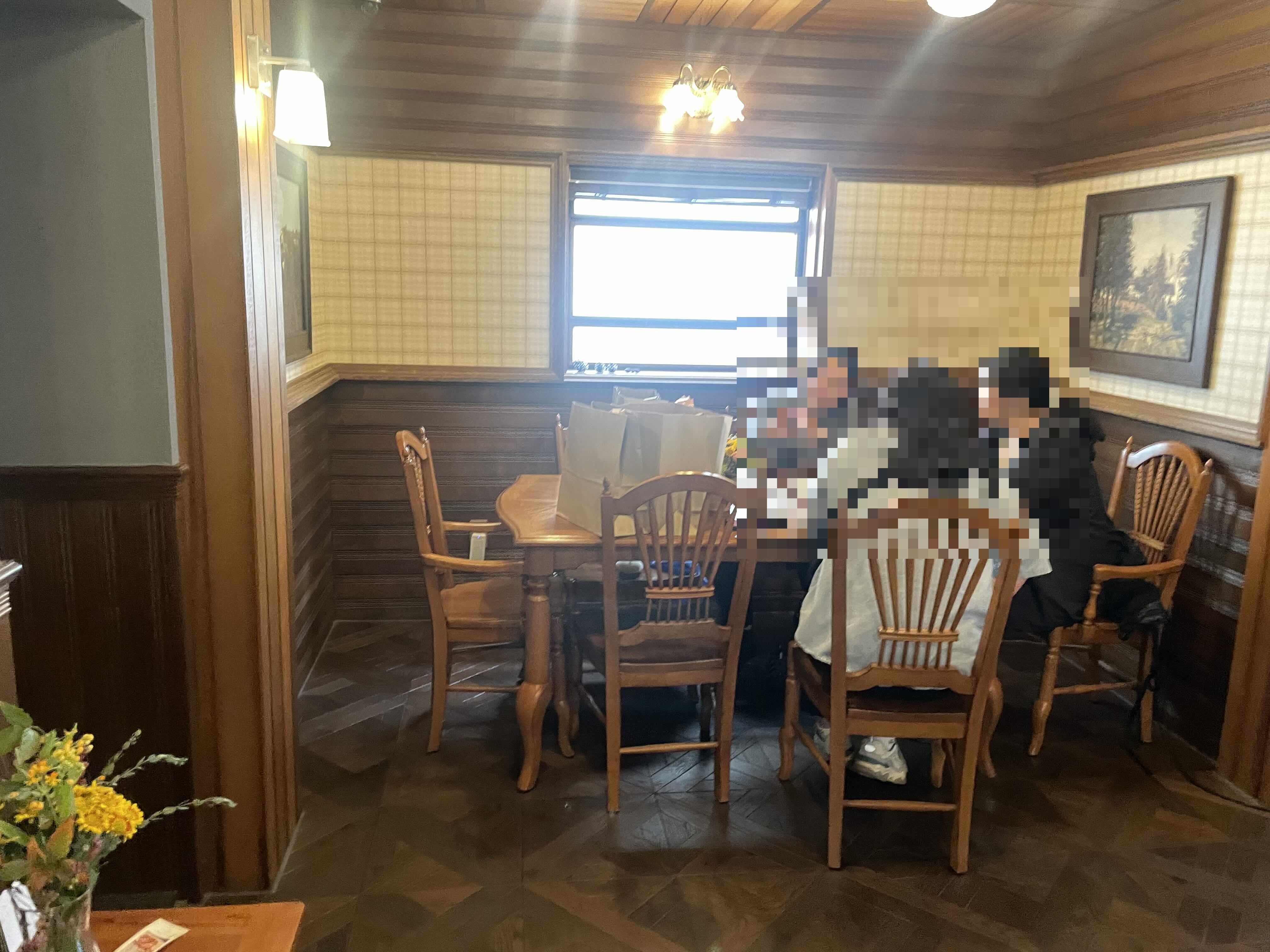 디저트시네마 매장내부 테이블