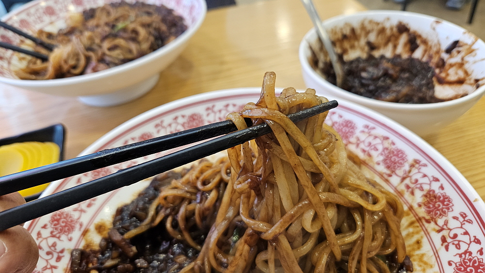Jjamppongholrik (짬뽕홀릭) 3