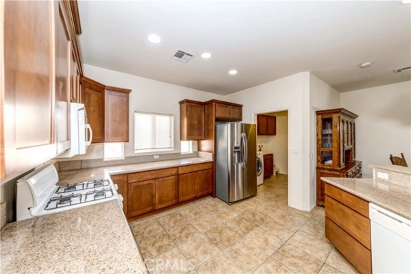 남부 캘리포니아 – Desert Hot Springs Area 55+ 단독 주택 $399,000 3