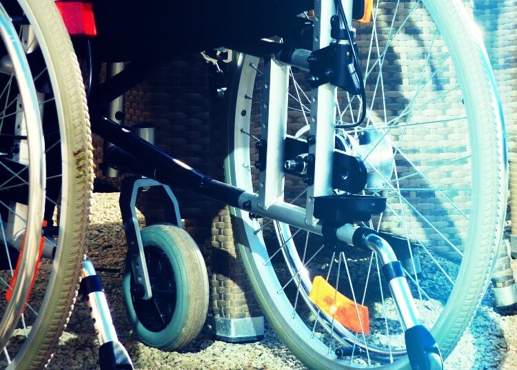 휠체어를-가까이-확대한-모습