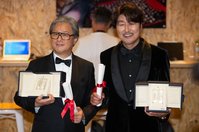  '감독상'에 '남자배우상'까지.. 칸에 펼쳐진 '한국 영화의 밤'