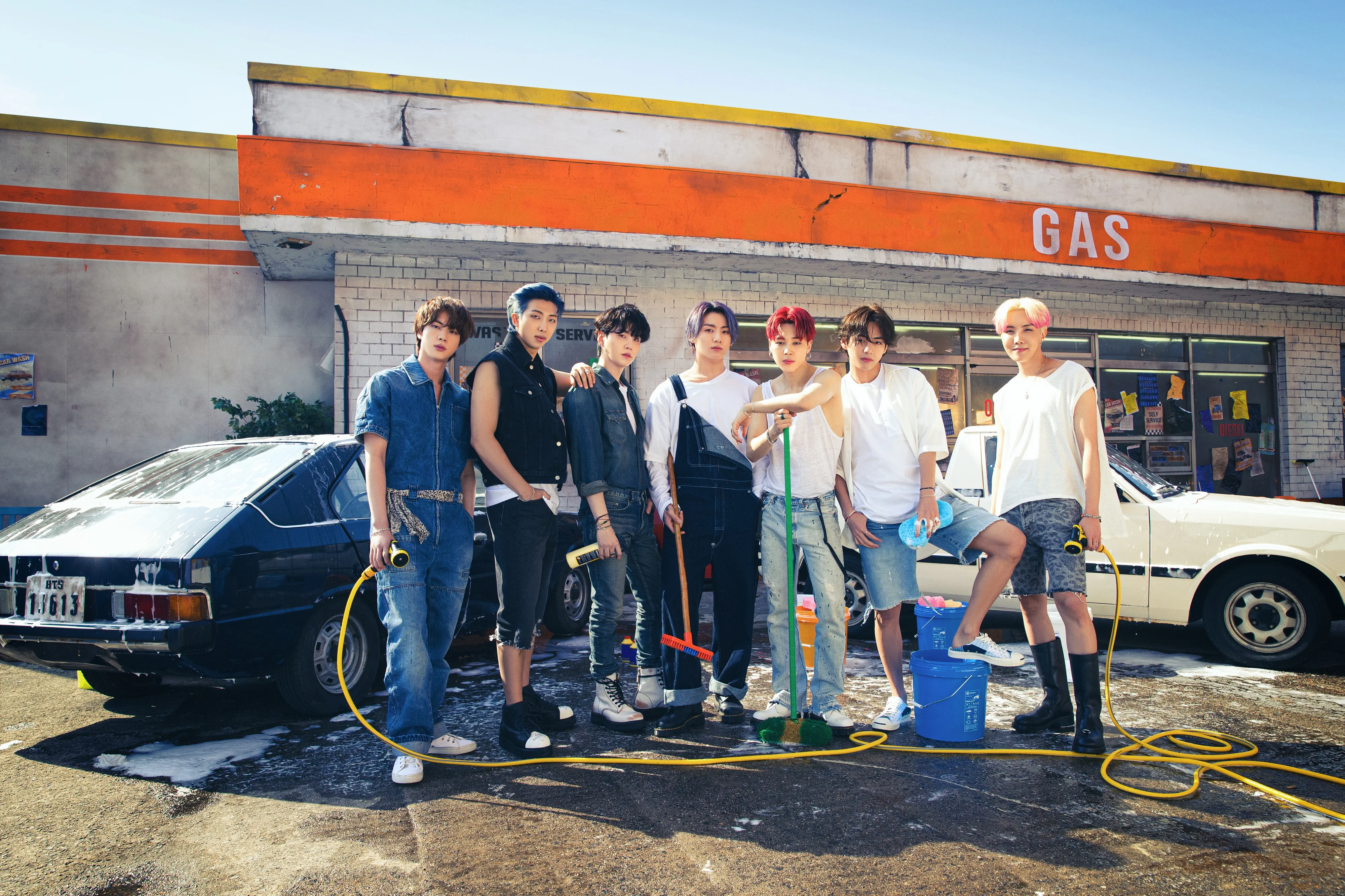  방탄소년단 에드시런 '퍼미션 투 댄스' 가사 해석과 수화의 의미