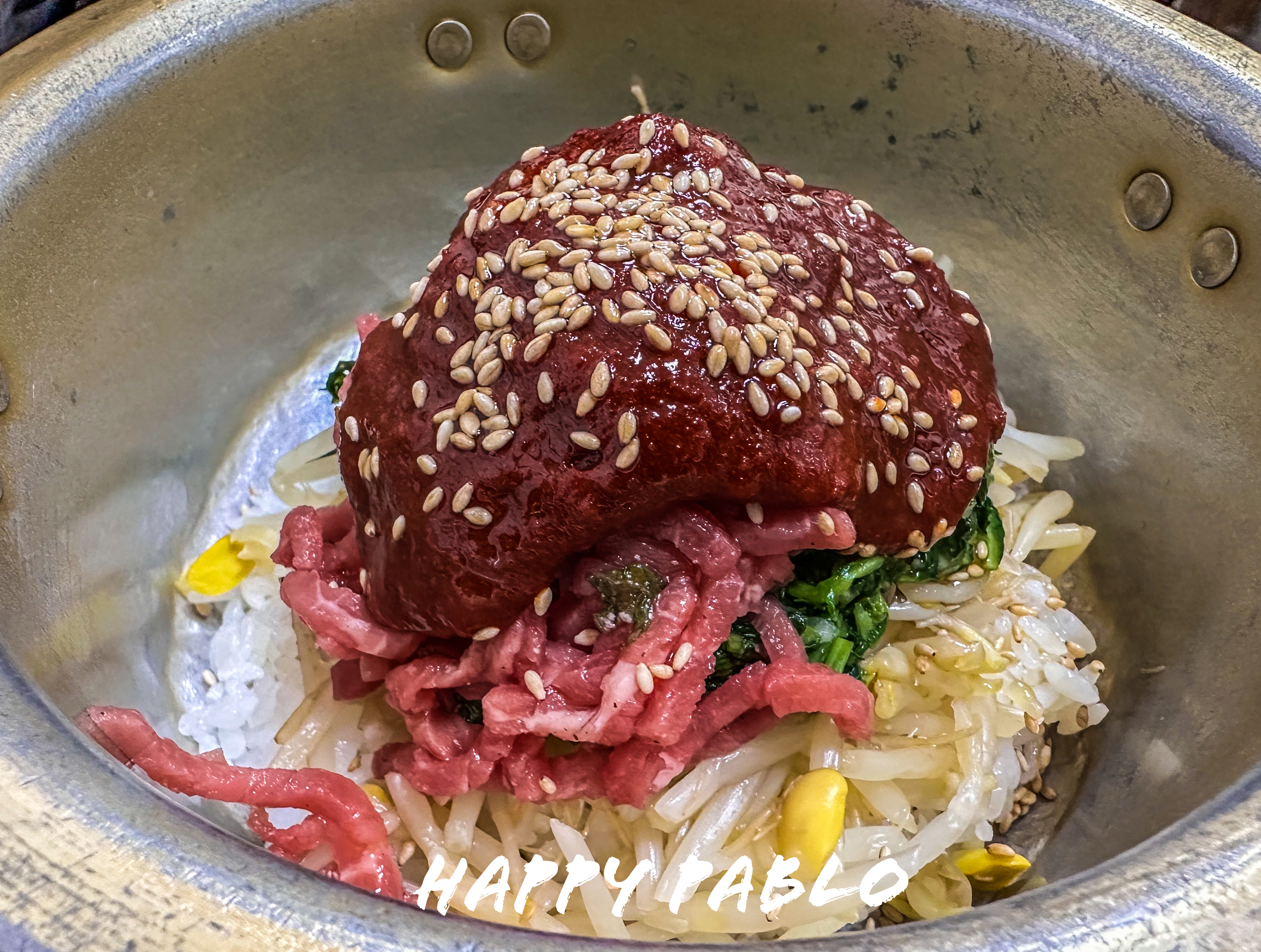  40년 전통맛집, 마산집에서 육회비빔밥과 따뜻한 탕국 한그릇